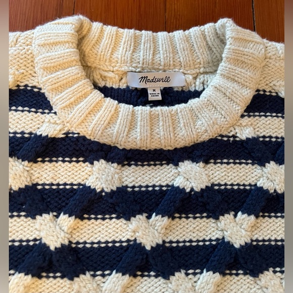 NWOT Madewell Cable-Knit Oversized Sweater in Stripe - Medium - Ivory and Navy - Picture 9 of 10